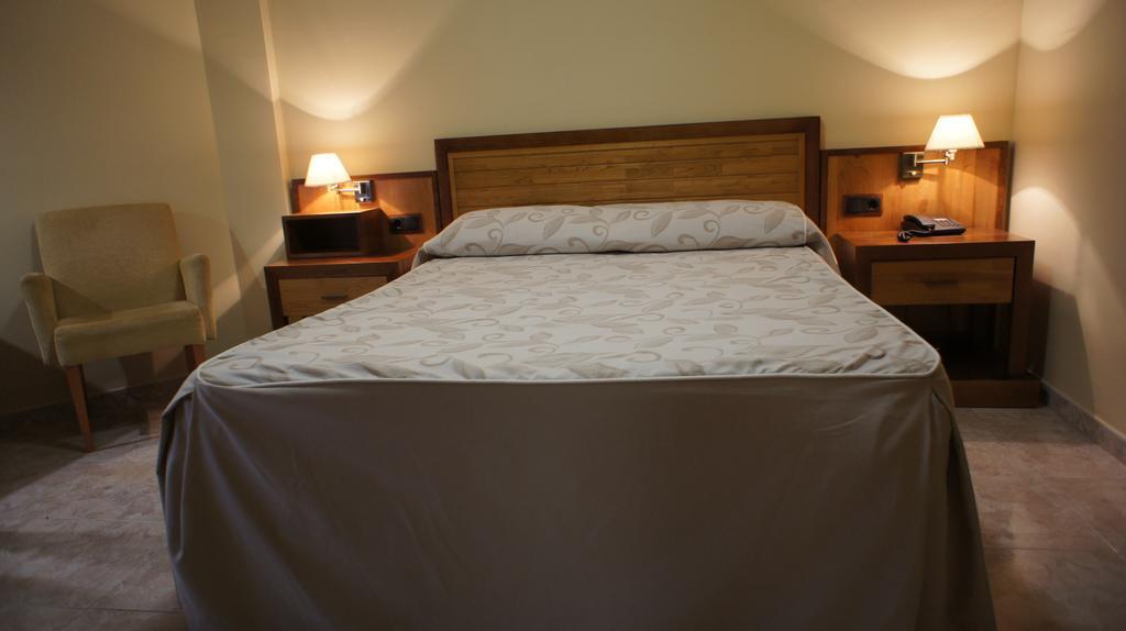 Hotel Puente Romano Alcantara  Bilik gambar