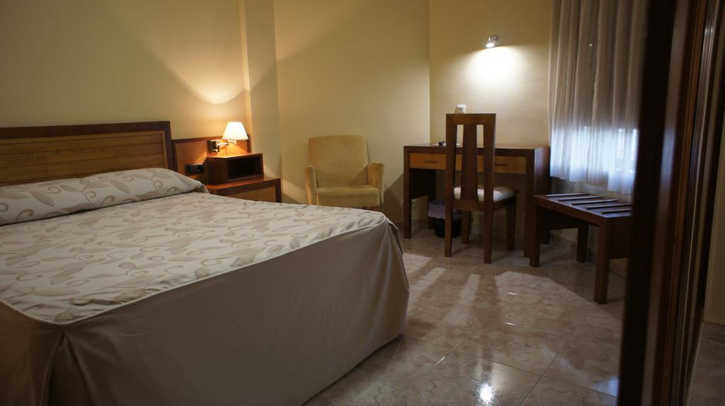 Hotel Puente Romano Alcantara  Bilik gambar
