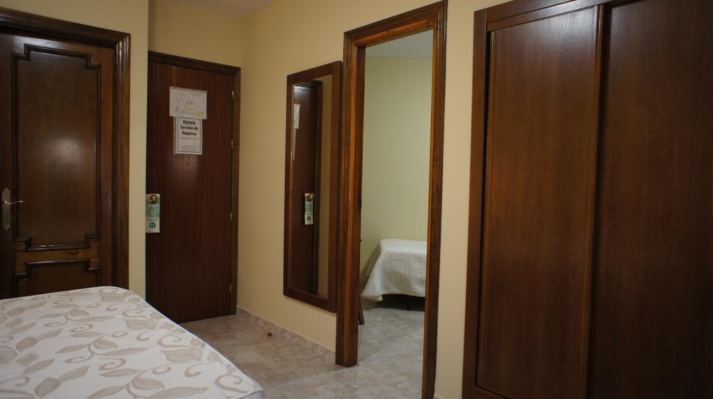 Hotel Puente Romano Alcantara  Bilik gambar